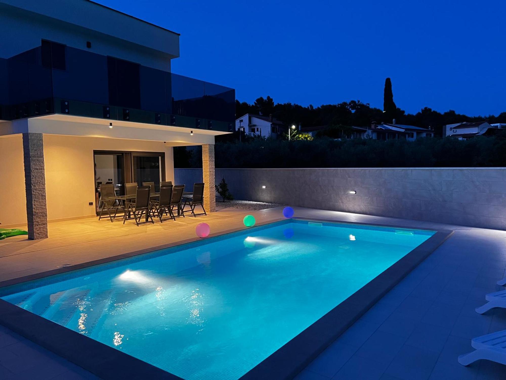 PUY Villa Mare - Modern Villa With Swimming Pool And Jacuzzi מראה חיצוני תמונה